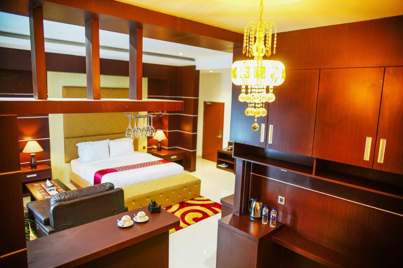 Singapore City Hotel Batu Bara Sungaibalai Exteriör bild