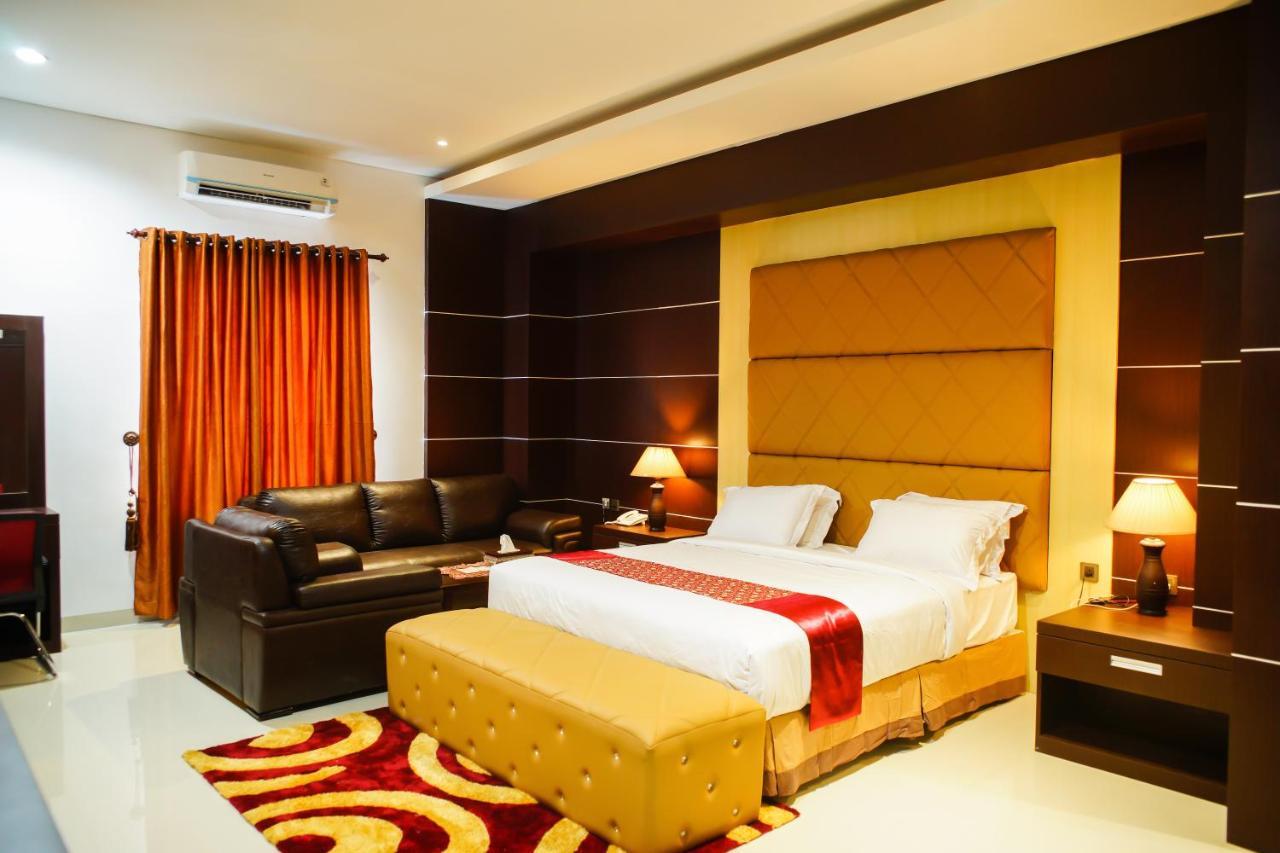 Singapore City Hotel Batu Bara Sungaibalai Exteriör bild