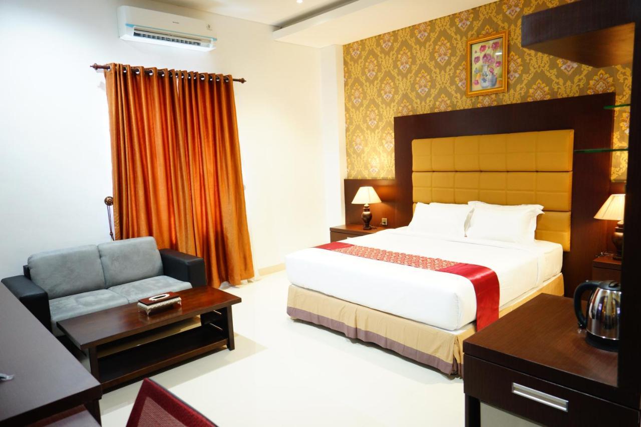Singapore City Hotel Batu Bara Sungaibalai Exteriör bild